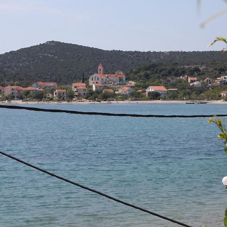 Apartments By The Sea Vinisce, Trogir - 4892 Bagian luar foto