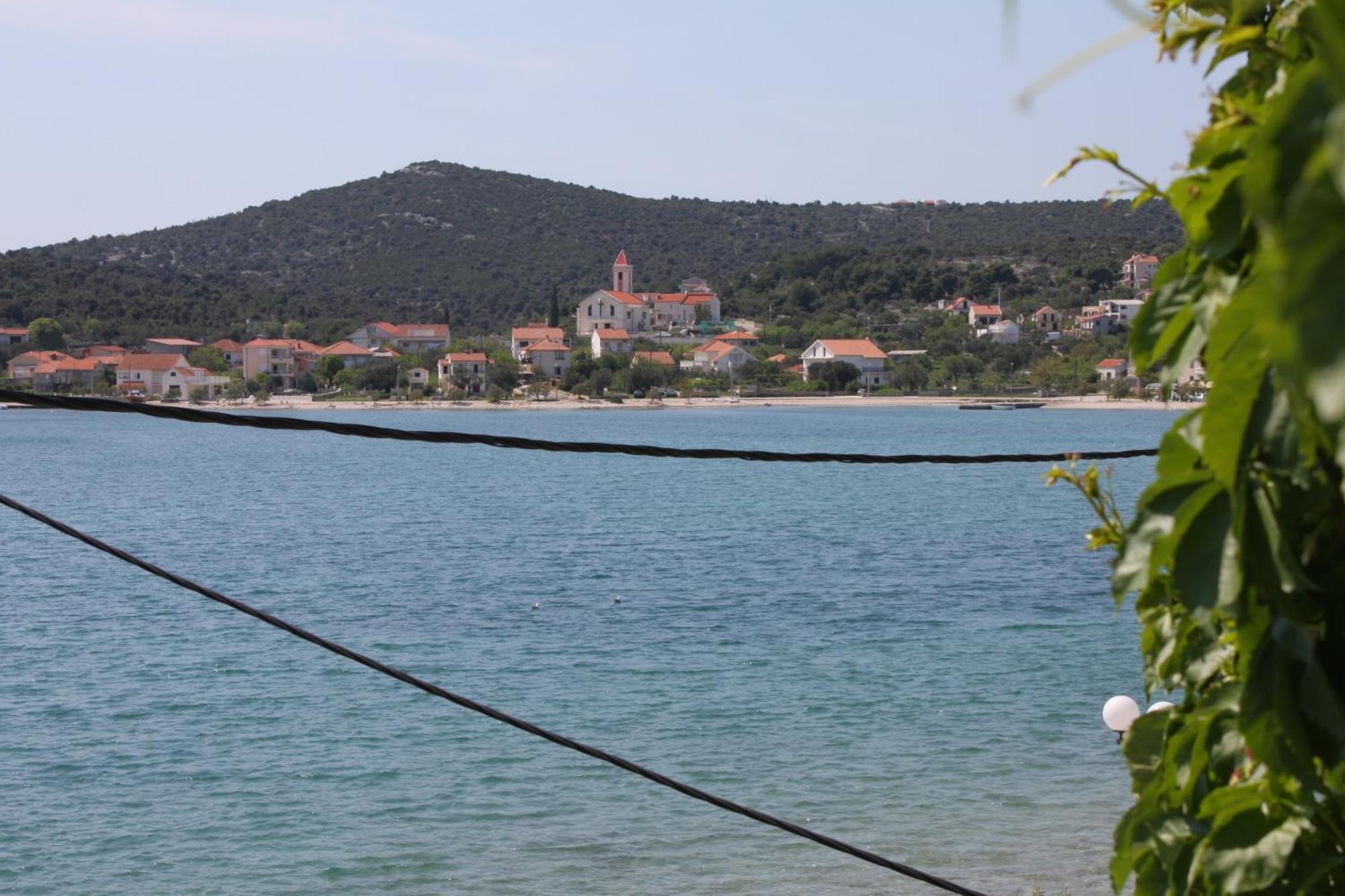 Apartments By The Sea Vinisce, Trogir - 4892 Bagian luar foto